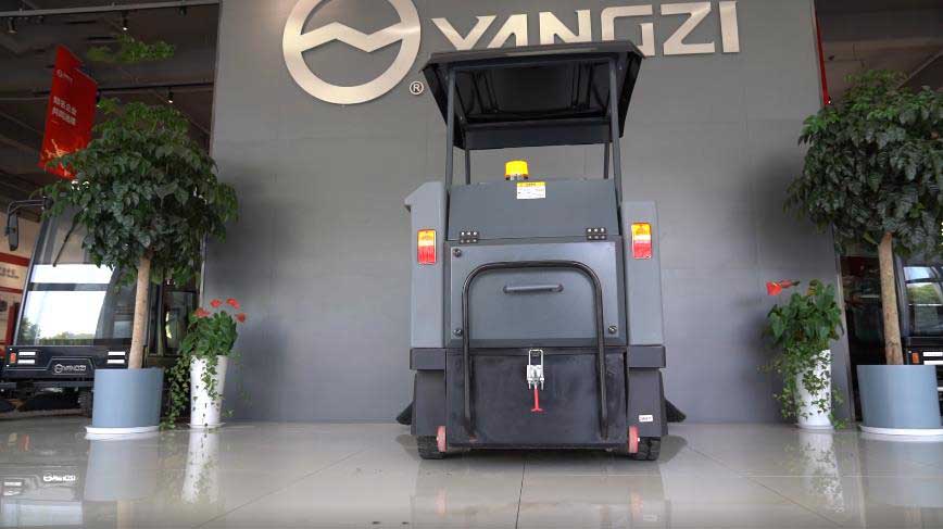 如何購買到一臺經濟實惠的駕駛式掃地車