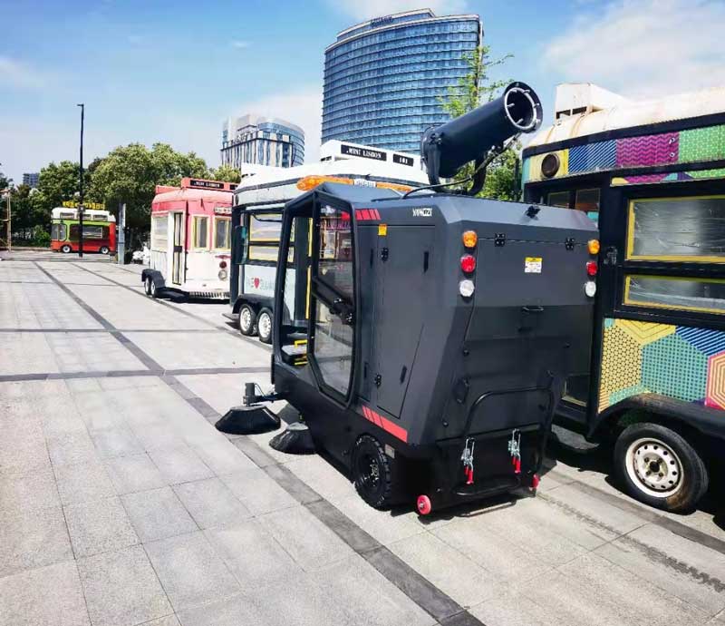 廣州融創茂采購揚子掃地機用于環保清潔