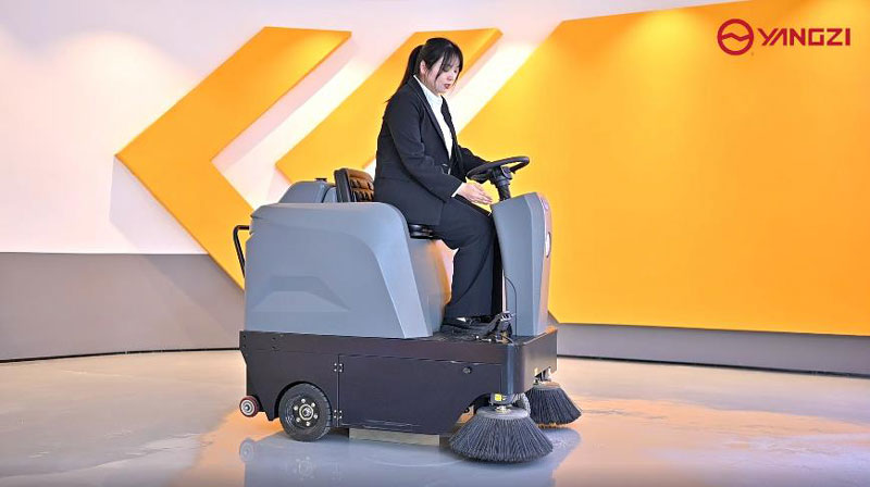 工業(yè)掃地機在維護中發(fā)揮著關鍵作用 工業(yè)掃地機在維護中發(fā)揮著關鍵作用