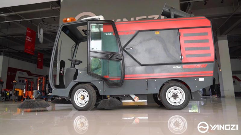 環衛道路清掃車一般是如何進行工作的