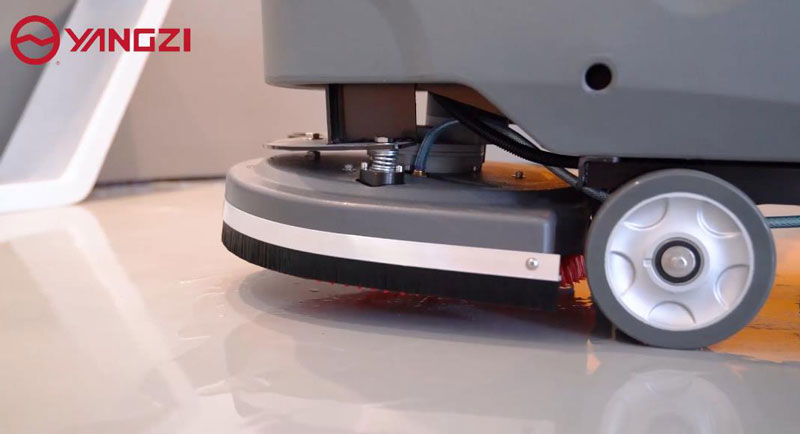 揚(yáng)子洗地機(jī)怎么換刷盤？