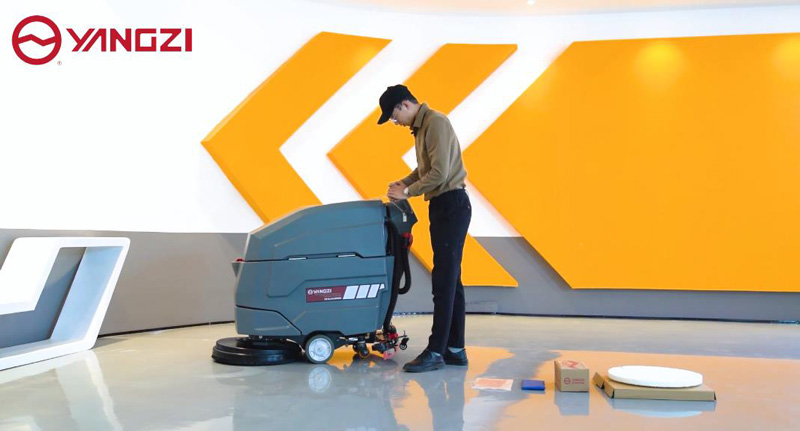 與傳統拖地相比，使用手推式洗地機有5個好處